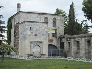 사원 동쪽 구역에 있는 초등학교