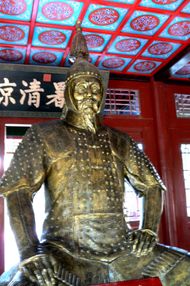 피서산장의 강희제 동상