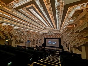 1924년에 지어진 캐피톨은 멜버른 최초의 주요 영화 궁전이었다.