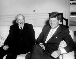 1961년 존 F. 케네디와 함께한 애틀리