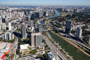 피뉴에이루스 강(Pinheiros River), 상투 아마루 구역