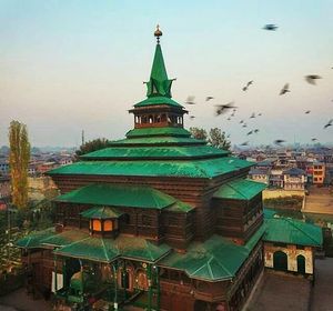 인도 자무와카슈미르(연방 직할지) 스리나가르에 있는 14세기 미르 사이드 알리 하마다니 사원