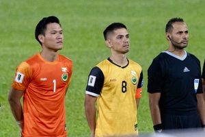 2023년 브루나이 골키퍼(왼쪽)와 홈 유니폼(오른쪽)