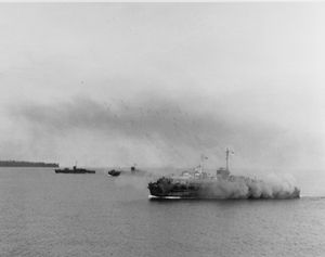 해상 포격 이전의 연합군 무아라 해변(Muara Beach) 상륙 작전