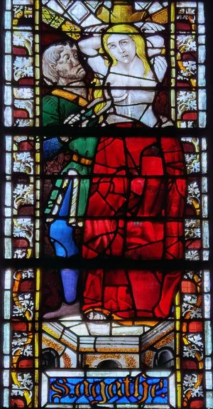 루앙 대성당의 스테인드글라스 창문에 묘사된 성 아가타