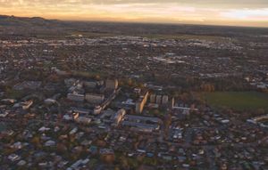 아이람 캠퍼스와 크라이스트처치의 항공 사진(전경에 캠퍼스가 두드러짐)