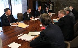 2012년 2월 드미트리 메드베데프 러시아 대통령과 넴초프, 블라디미르 리즈코프