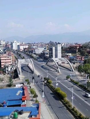 [[카트만두]], [[금융 중심지]]이자 [[수도]]