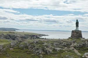 본비스타 곶에 있는 존 캐벗 동상. 캐나다와 영국 정부는 이 곶을 1497년 캐벗이 상륙한 지역으로 공식 인정하고 있다.