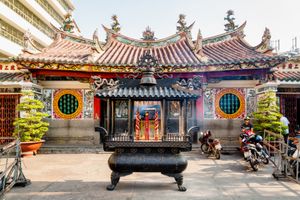 정화(鄭和) 또는 본 đầu 공(Bổn Đầu Công)을 기리는 온 본 사당(Ông Bổn Temple), 호찌민 베트남
