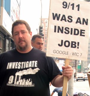 「9/11」은 미국 동시다발 테러의 9월 11일을 나타내지만, 유럽 사람들은 베를린 장벽 붕괴의 11월 9일이라고 생각할 수도 있다.