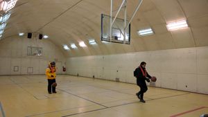 맥머도 기지의 가장 남쪽에 있는 농구장