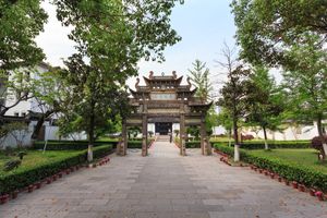 동림서원(東林書院): 현대의 대학에 해당하는 교육 기관. 북송 시대인 1111년에 처음 지어졌습니다.