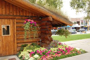 앵커리지 관광 안내 센터, 4번가 시내