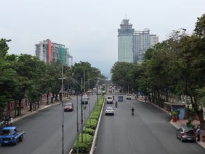 세부 시티의 주요 간선도로인 오스메냐 대로(Osmeña Boulevard)