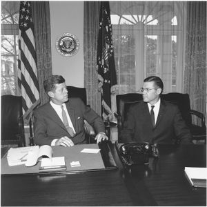 존 F. 케네디 대통령과 맥나마라 (1962)