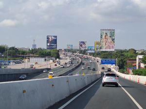 문틴루파에 있는 남부 루손 고속도로의 스카이웨이 남쪽 끝