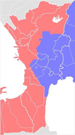 마닐라 수도권 및 주변 지역의 수도 공급 지역. 메이닐라드 워터 서비스(Maynilad Water Services)는 붉은색 지역, 마닐라 워터(Manila Water)는 파란색 지역을 담당한다.