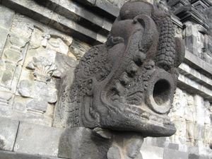 보로부두르 사원의 배수 시스템 물 낙수구