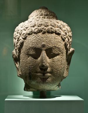 암스테르담 트로펜뮤지엄에 있는 보로부두르 불상의 머리