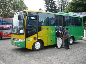 트랜스 요그자카르타 버스