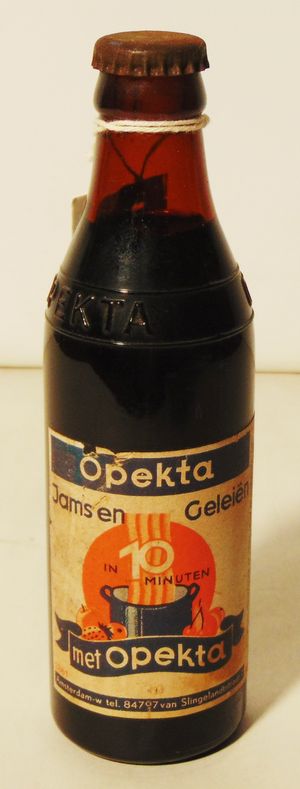 오토가 경영하는 오펙타가 만든 병.