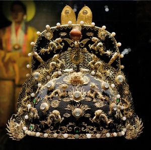 응우옌 왕조의 왕관