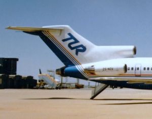 TUR 727의 꼬리와 후면 계단