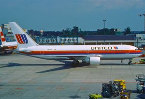 유나이티드 항공은 1982년 9월 8일에 767-200을 도입했다.