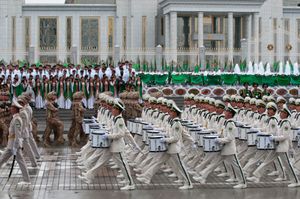 베르디무하메드 안나예프 제1전문 군사 학교의 군악대