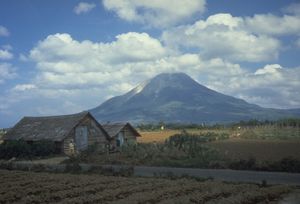 북부 수마트라의 시나붕 산