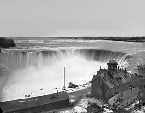 1869년 말굽 폭포