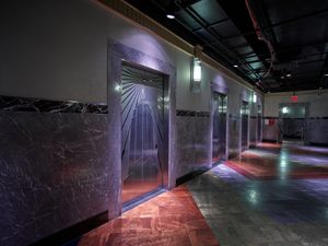 엘리베이터 로비 중 하나