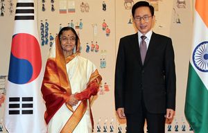 인도 대통령 프라티바 파틸(Pratibha Patil) (왼쪽)과 대한민국 대통령 이명박 (오른쪽)