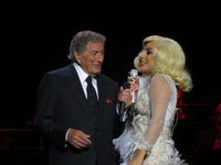 레이디 가가와 ('Cheek to Cheek' 투어 2015)