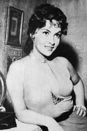 《빵과 사랑과 질투》(1954년)