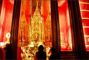 스페인 톨레도의 은도금 성체 감실