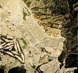 인구를 급격히 증가시킨 개발 당시 고베전철 아와세선 북쪽에 있는 미도리가오카정1974년 촬영