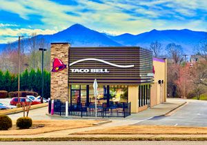 조지아주 히아와시(Hiawassee, Georgia)의 현대식 타코벨 레스토랑