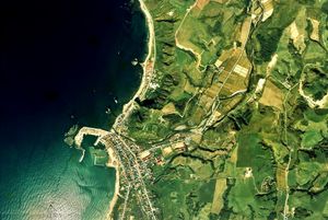 세타나 항구 주변 항공 사진. 1976년 촬영 사진 3장을 합성하여 작성.국토교통성 국토지리원 지도·항공사진 열람 서비스의 항공사진을 바탕으로 작성.