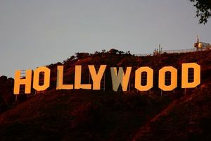 석양에 비친 할리우드 사인