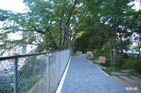 유키치 저택 터에 있는 후쿠자와 공원. 메이지 시대에는 이곳에서 도쿄만이 한눈에 보였다.