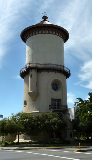 1894년에 건립된 프레즈노 구 수탑(Old Fresno Water Tower)