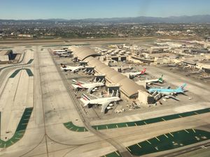 2016년 톰 브래들리 국제선 터미널의 국제선 항공사들