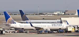 유나이티드 항공 항공기들이 2014년 1월 터미널 3 게이트에 주기되어 있음
