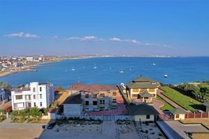 악타우는 카스피해에 있는 카자흐스탄의 유일한 해항이다.