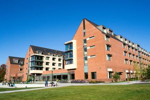 2012년에 문을 연 오리건 대학교의 글로벌 스칼라스 홀 기숙사 단지