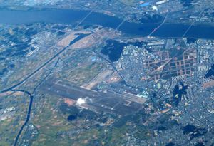 2011년 김포공항 항공 사진, 상단에 한강이 보임