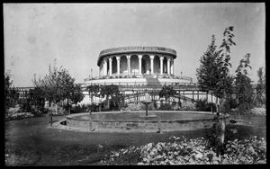 치힐 수툰 궁전 (헨다키로도 알려짐), 19세기에 에미르가 건설한 수많은 궁전 중 하나