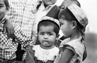 우즈베키스탄 어린이, 전통 의상 착용 (19~20세기)